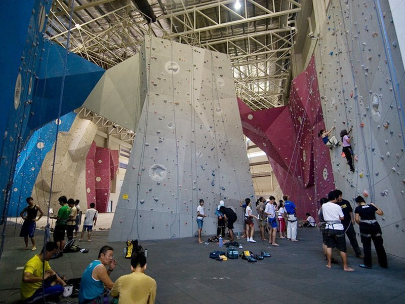 The Best Climbing Walls in the World: Must-Visit Destinations for Fans